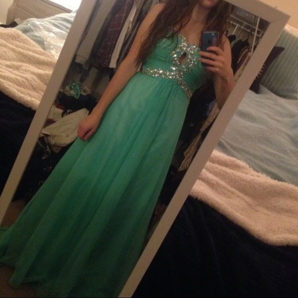 Prom Dress - Picture 3 of 4