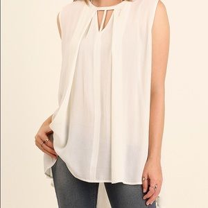 1 Left!! Keyhole neckline Sleeveless Top