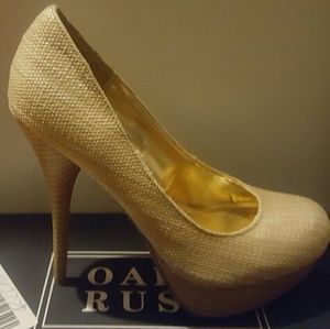 Tan heel