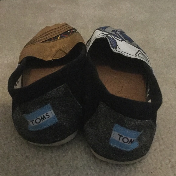 Hand Painted Star Wars TOMS - Picture 3 of 4