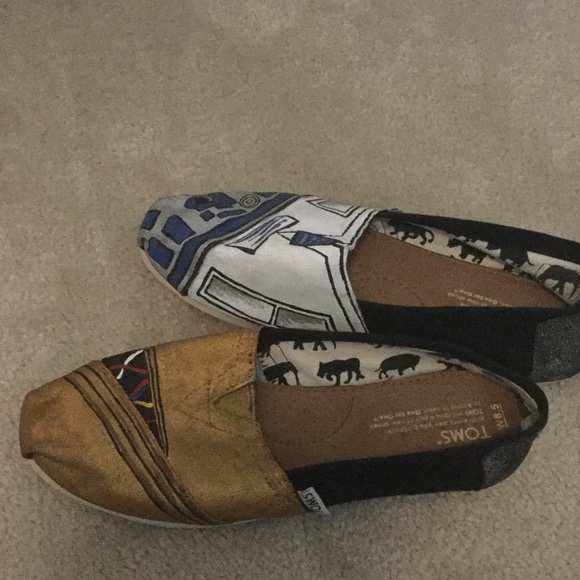 Hand Painted Star Wars TOMS - Picture 4 of 4