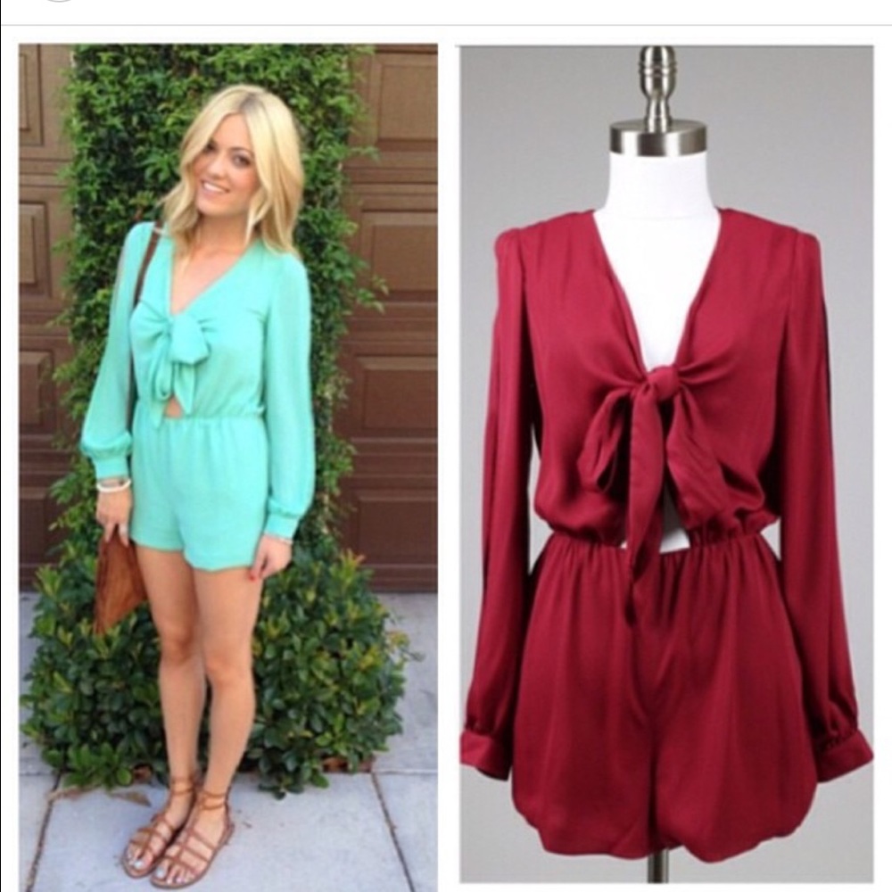 New burgundy romper with slits sleeves