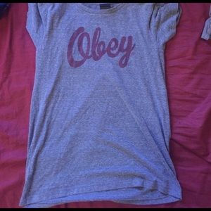 Obey tee