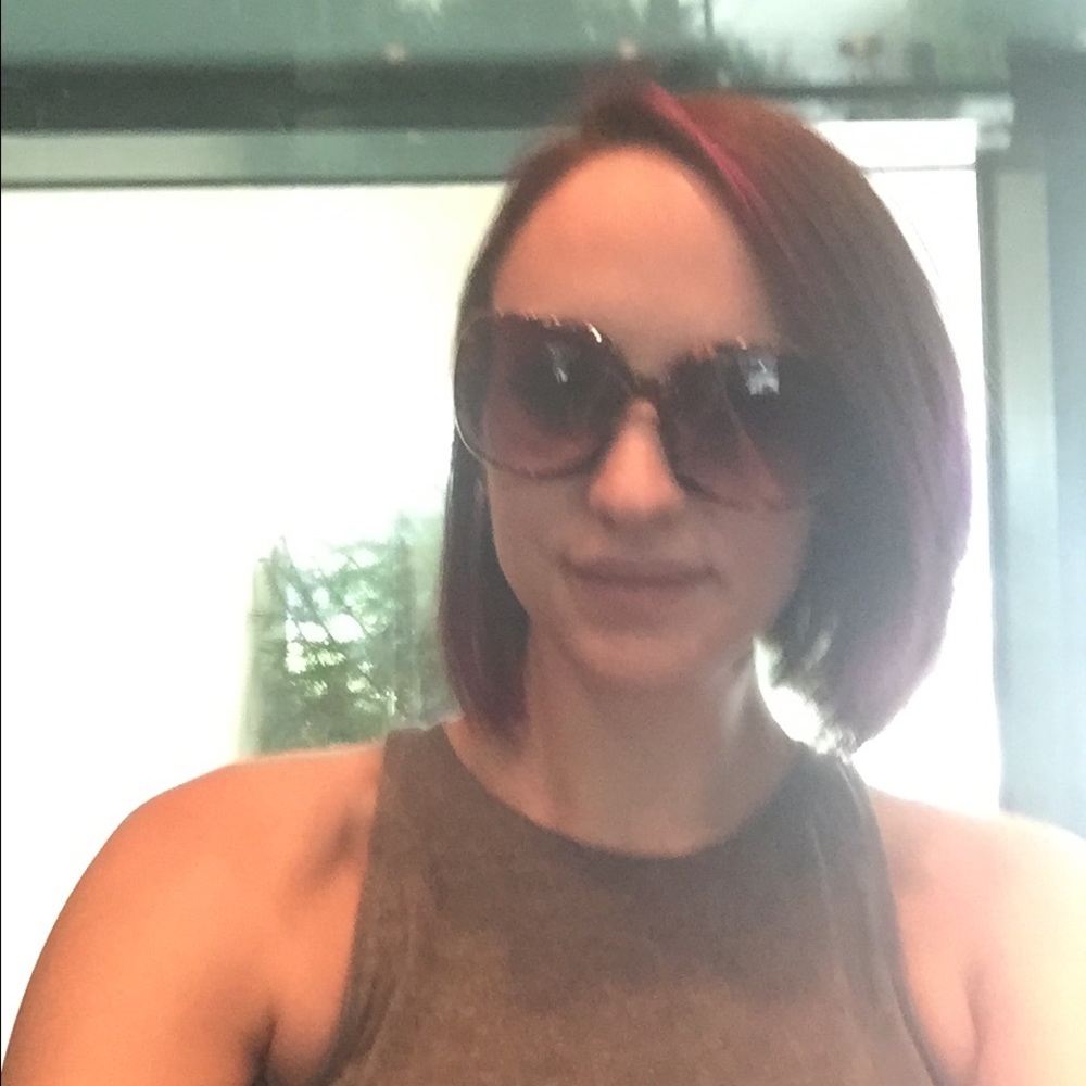 Meet your Posher, Melissa