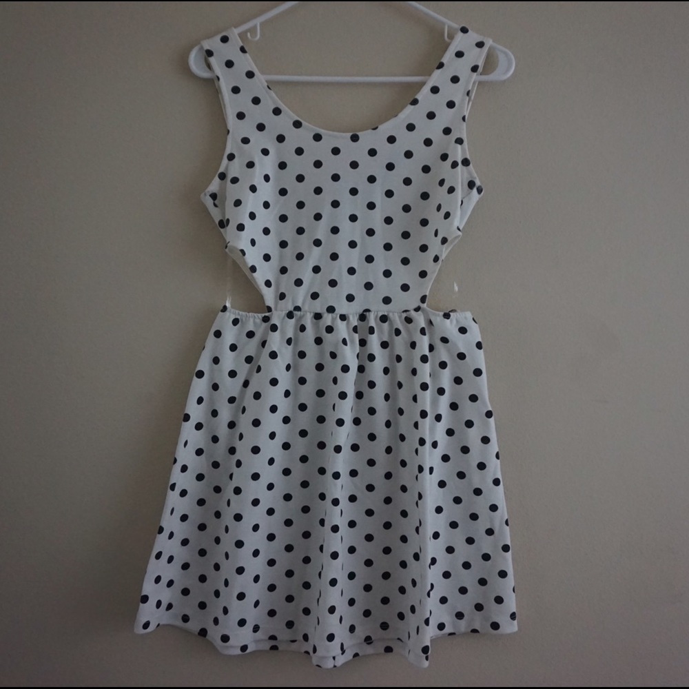 Polka dot black and white short dress