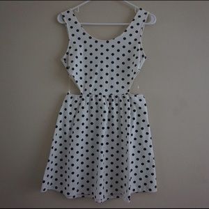 Polka dot black and white short dress