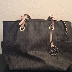 Michael Kors Jet Set brown signature tote bag