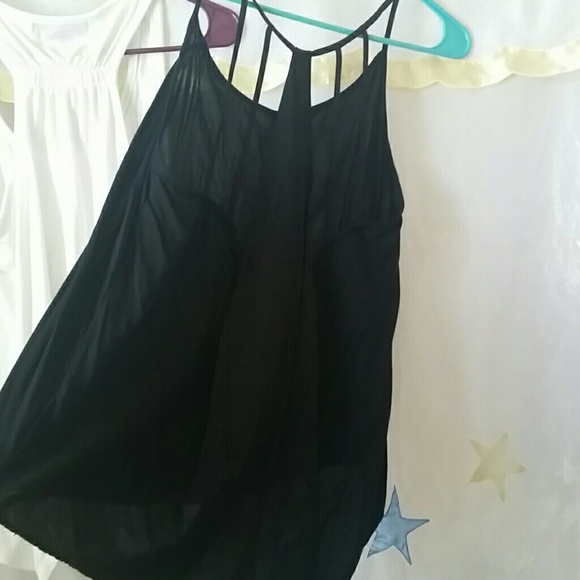 Jr suze large tanks - Picture 3 of 3