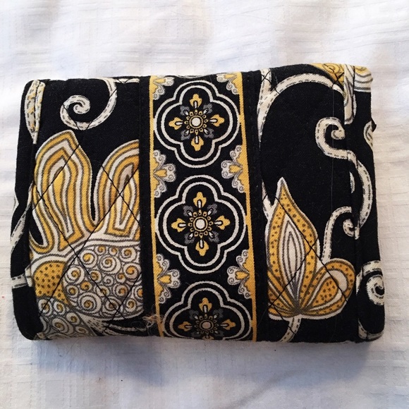 Vera Bradley Small Wallet - Picture 3 of 3