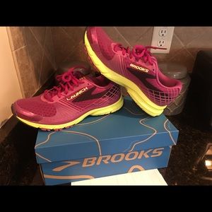 Brooks Launch 4 Running Shoes