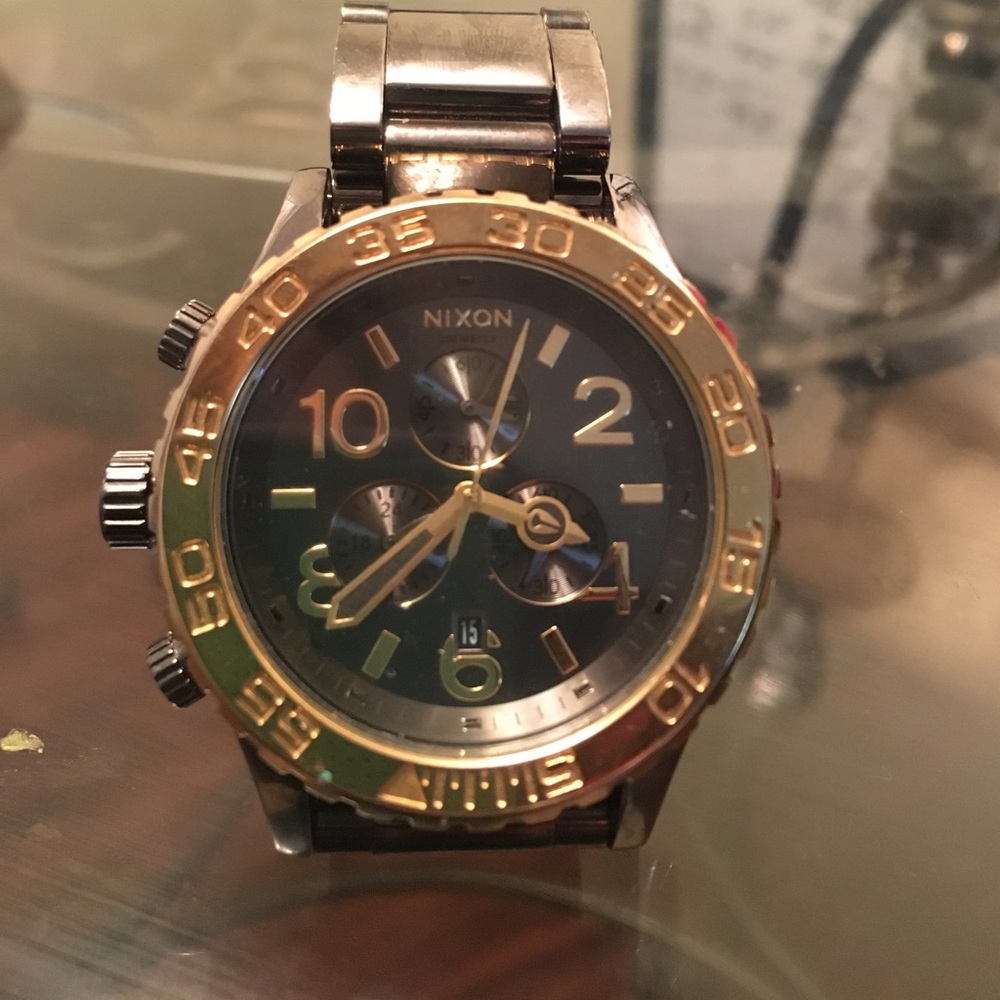 Nixon watch