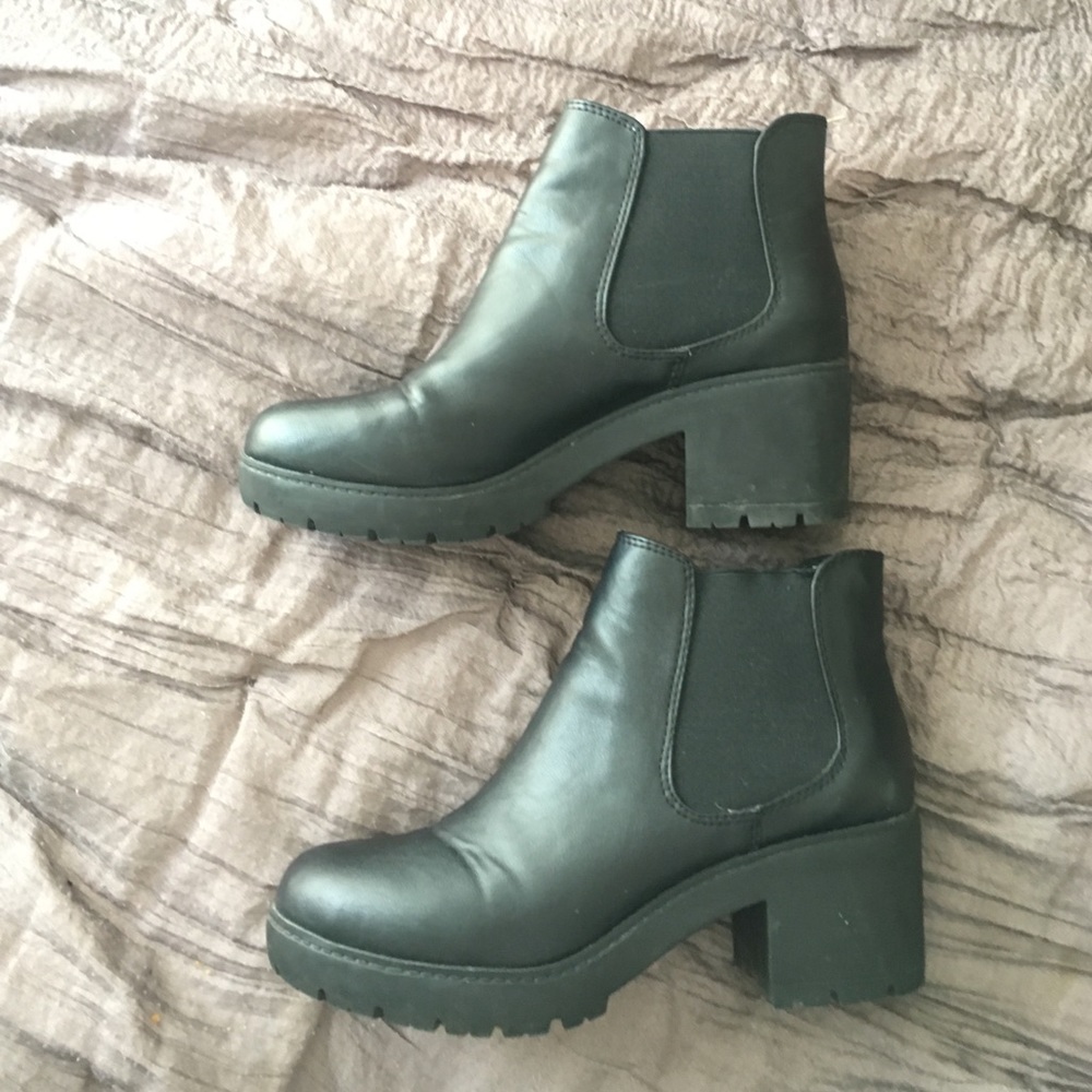 Steven Madden Romman black ankle boots 8M