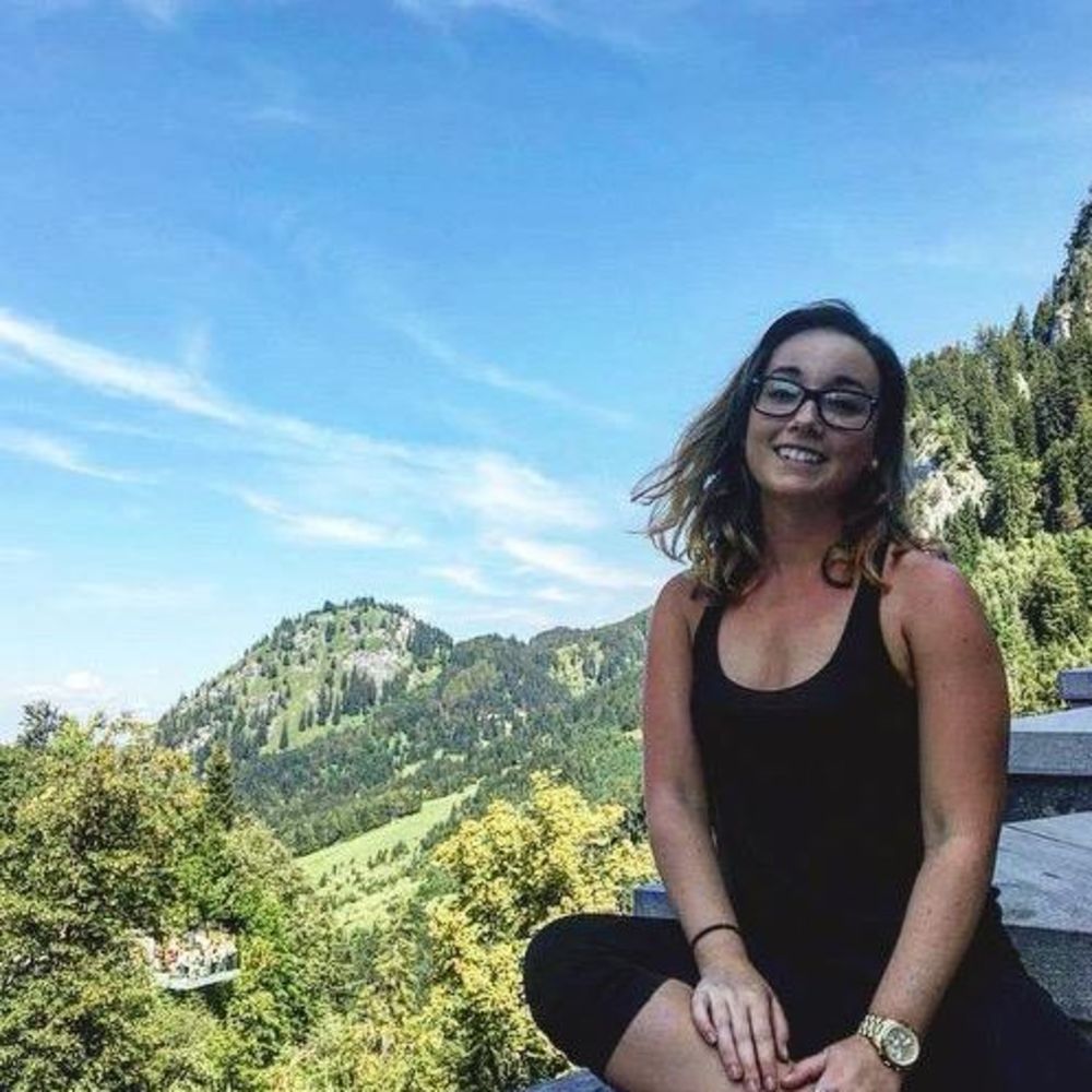 Meet your Posher, Lo