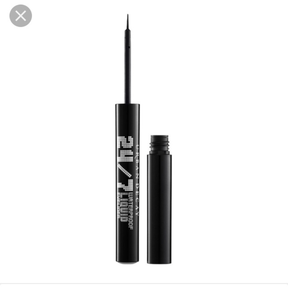 Urban Decay liquid eyeliner in Perversion