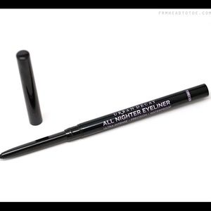 Urban decay crayon eyeliner in perversion