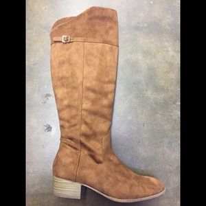 Tall boot under the knee!