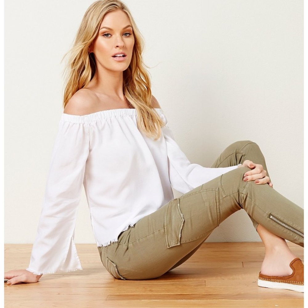 Chelsea & Violet Off the Shoulder Long sleeve top