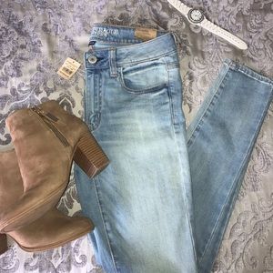 American Eagle low rise jeggings/jeans
