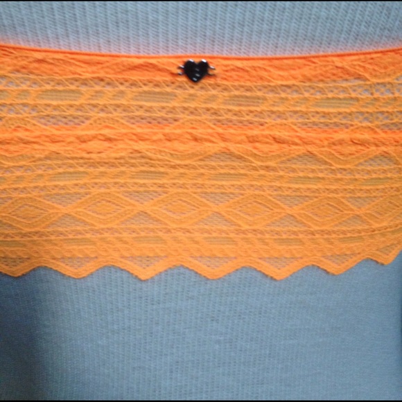 Victoria's Secret - Picture 3 of 4