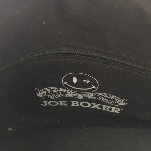 Joe Boxer cross body purse - Picture 3 of 3