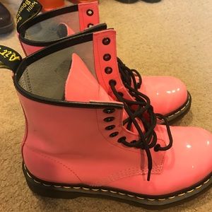 Dr. Martens pink