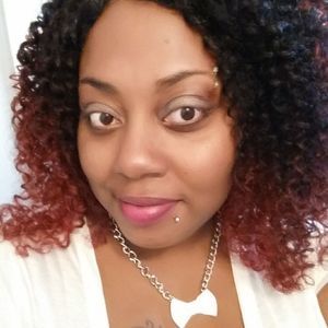 Meet your Posher, Alanda