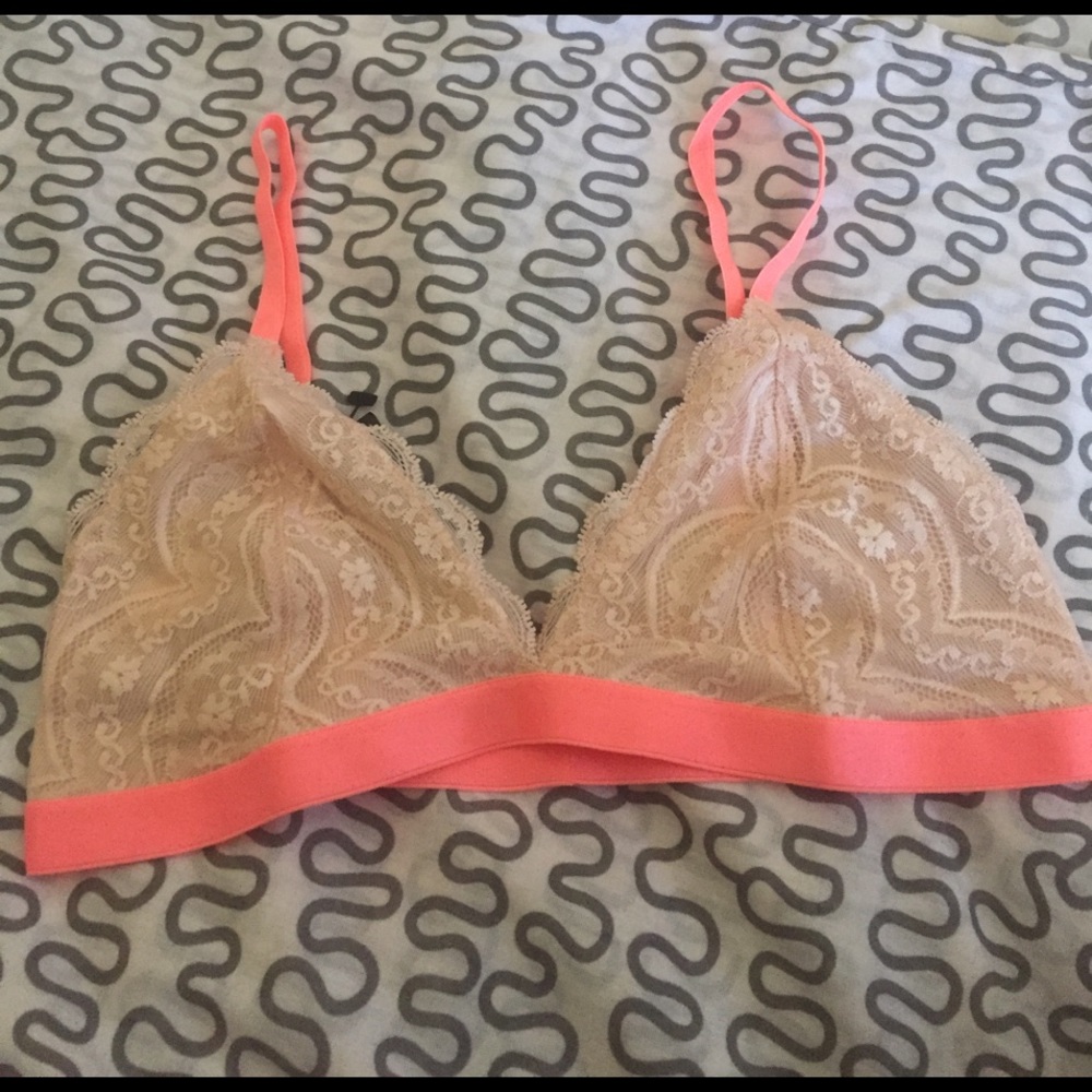 Express Floral Lace Bralette🌸