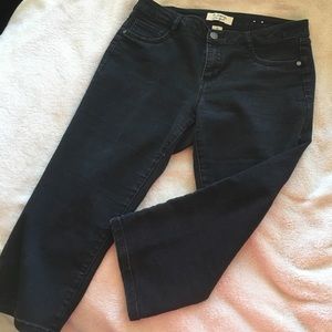 D. Jeans size 12 black Capri
