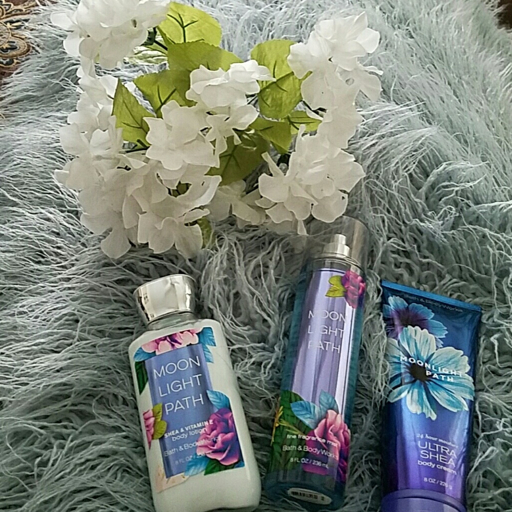 BATH AND BODY  WORKS  TRIO