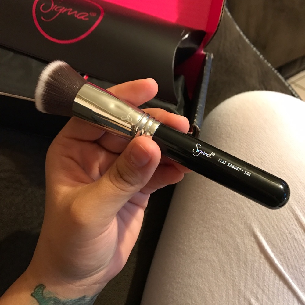 Sigma F80 kabuki brush