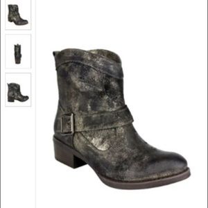 NAUGHTY MONKEY metallic leather ankle boots
