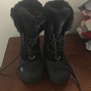 Girls north face snow boots