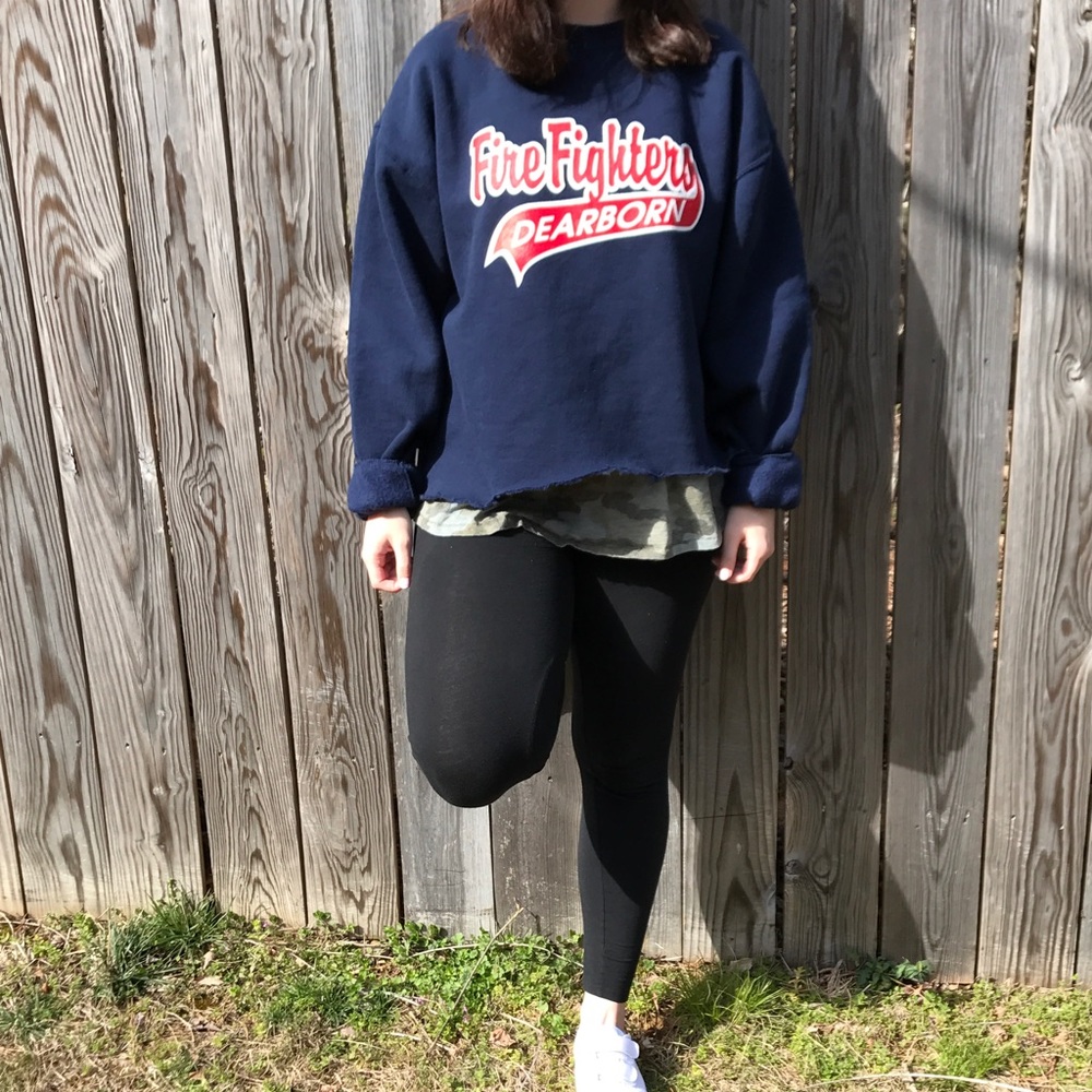 Vintage cut sweatshirt t💕3/$15💕