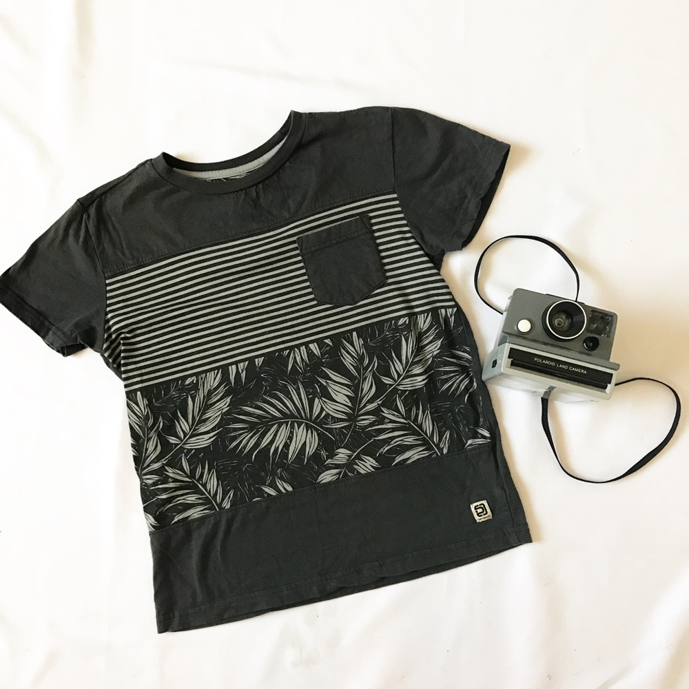 BOY'S Distortion Striped Palm Tee