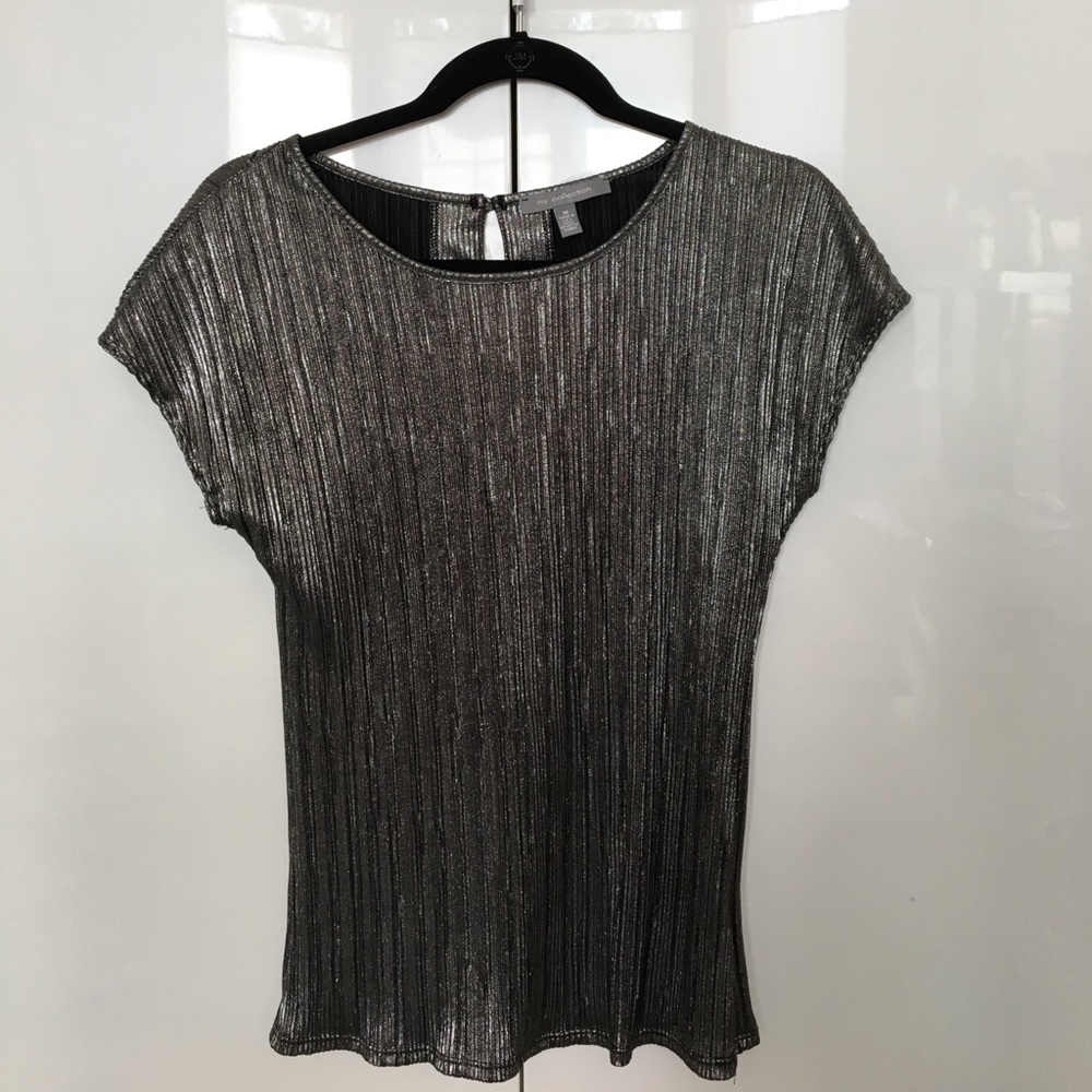 Silver short sleeve shirt