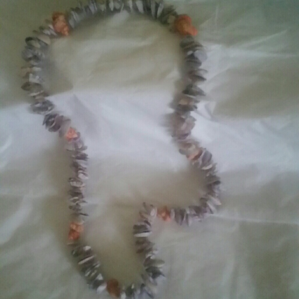 Shell necklace - Picture 2 of 3