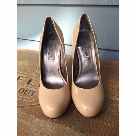 Steve Madden Nude Pumps - 'Trinitie' - Picture 1 of 6