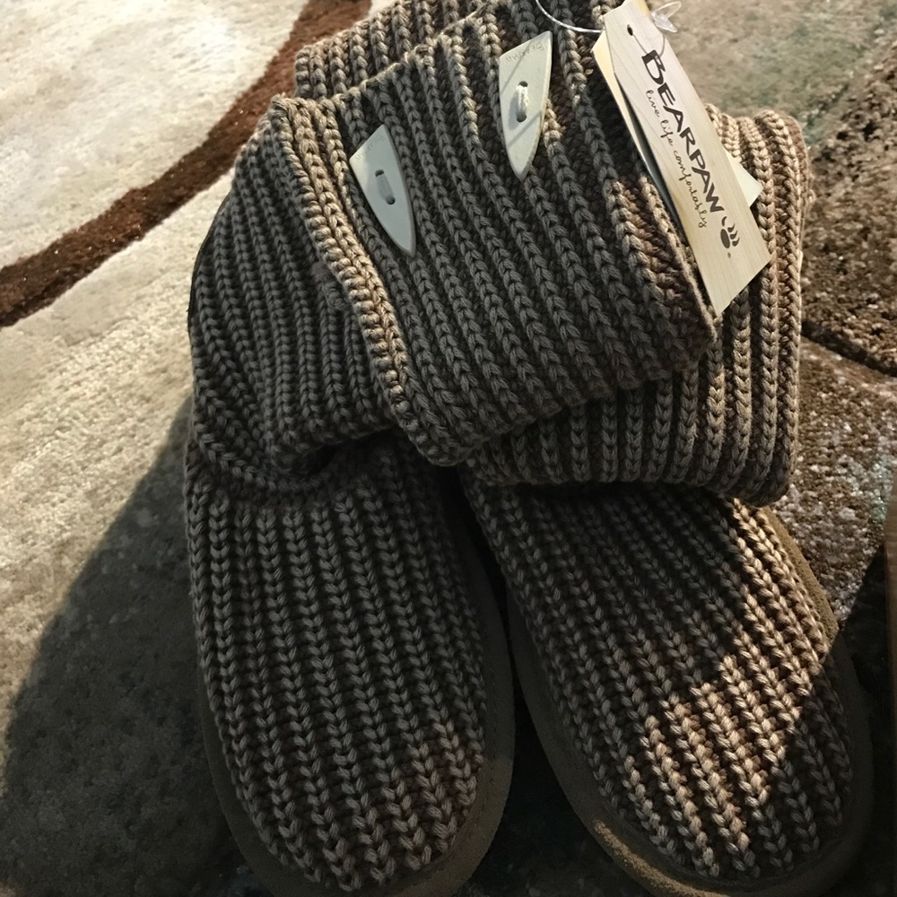 Bearpaw 🌺my half price item of the day 🌺