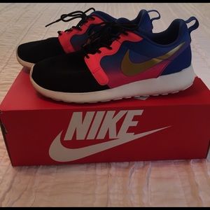 Nike Women's Rosherun