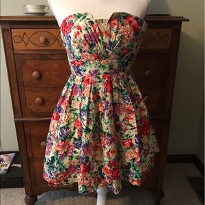 Pretty strapless dress Sans Souci Floral lovely sm