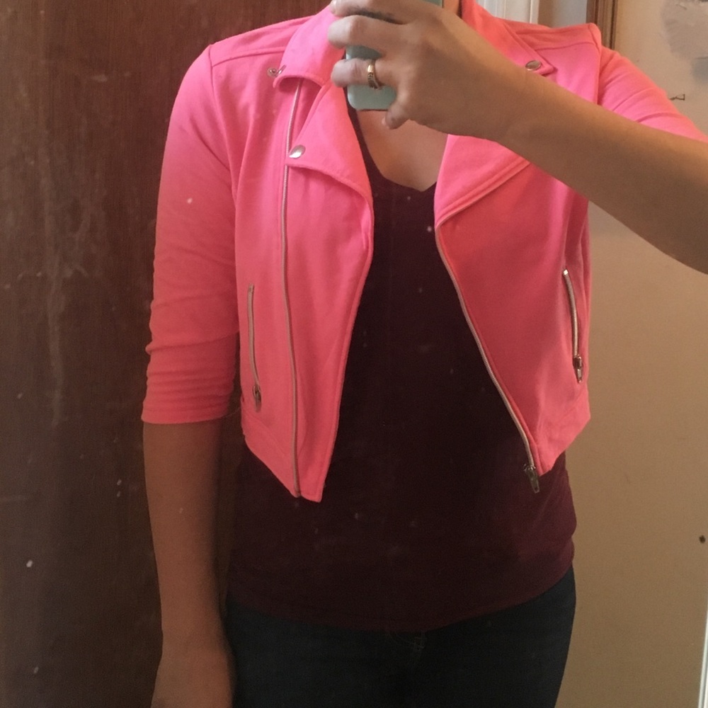 Pink 3/4 sleeve light jacket