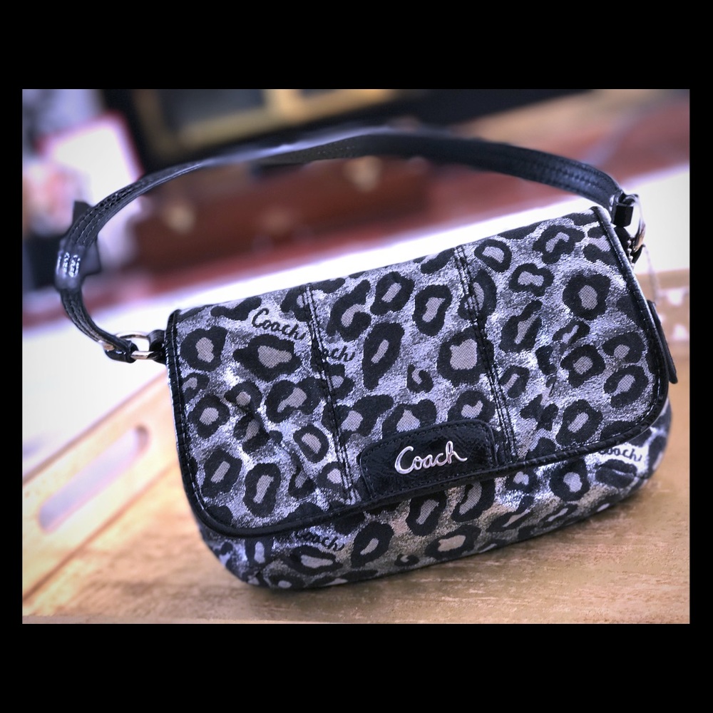 Aunthentic Coach Shoulder bag