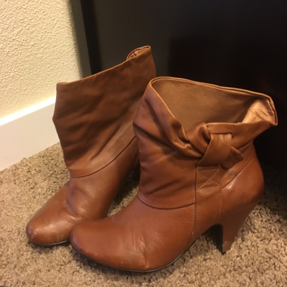 Steve Madden booties!
