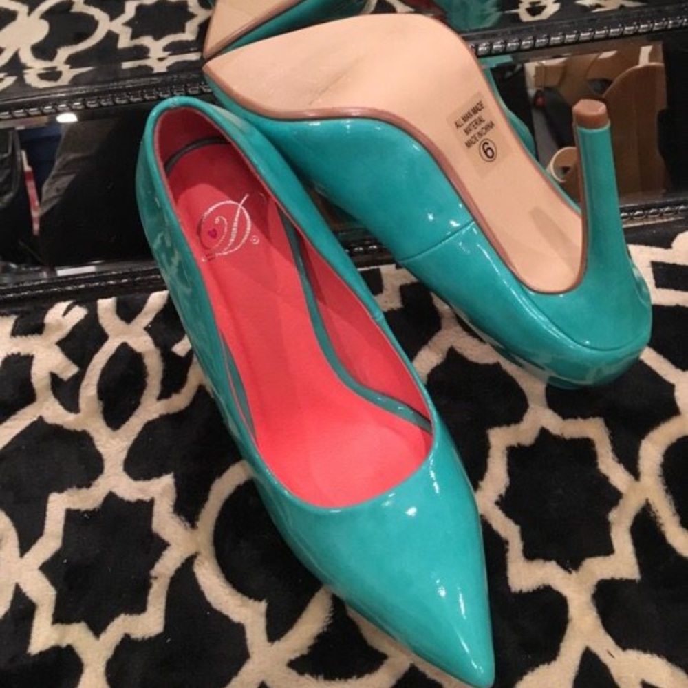 Turquoise Pointed pumps