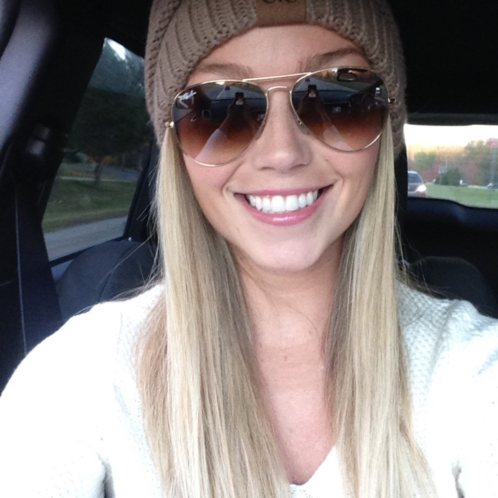 Meet your Posher, Danielle