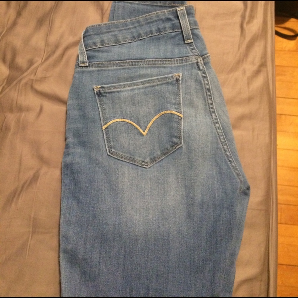 Levi's Mid-Rise Jeggings