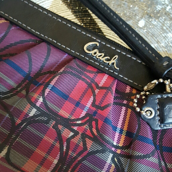 Coach wristlet - Picture 2 of 3