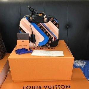 LIMITED EDITION BOWLING VANITY TUFFETAGE