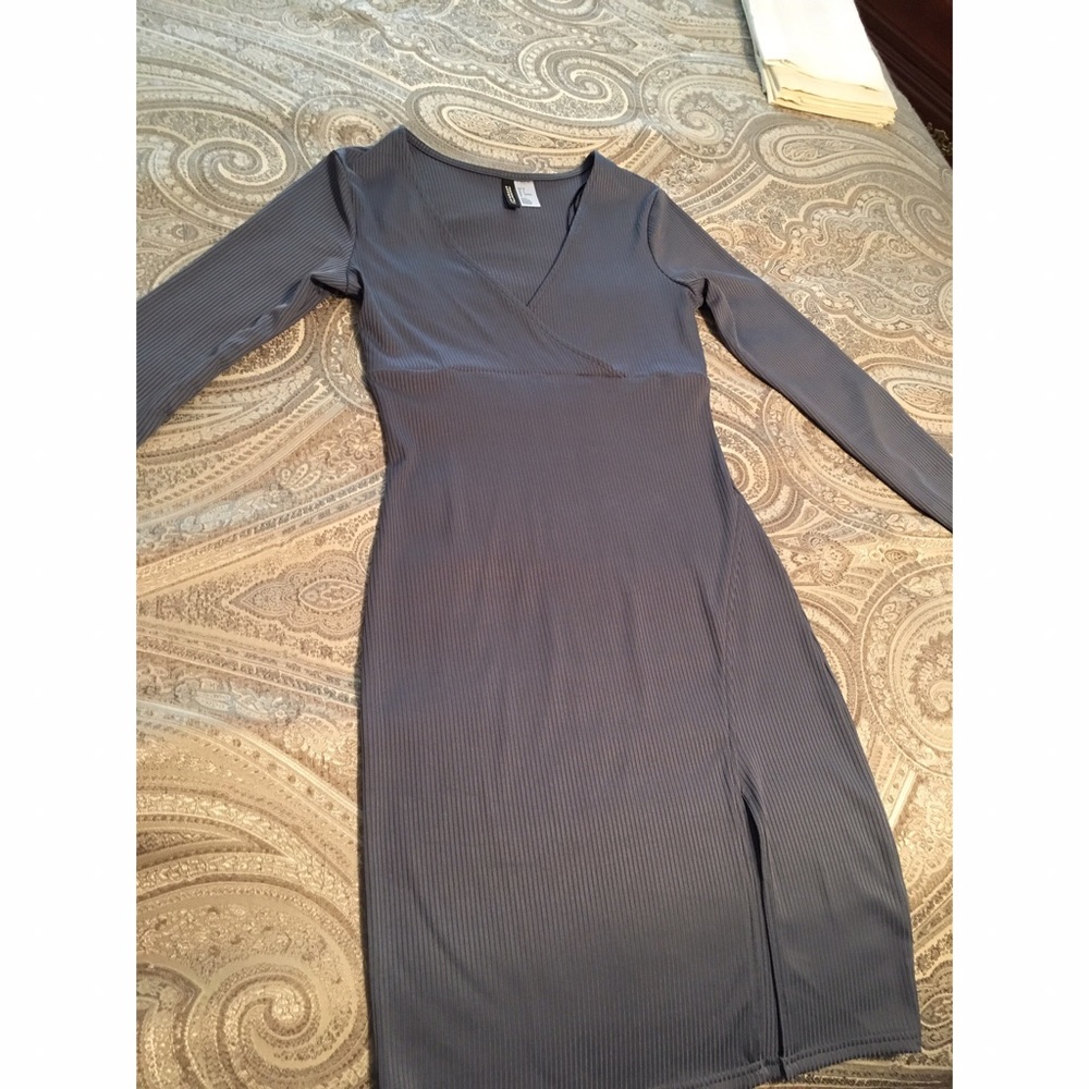 H&M Long Sleeve dress with split on left side