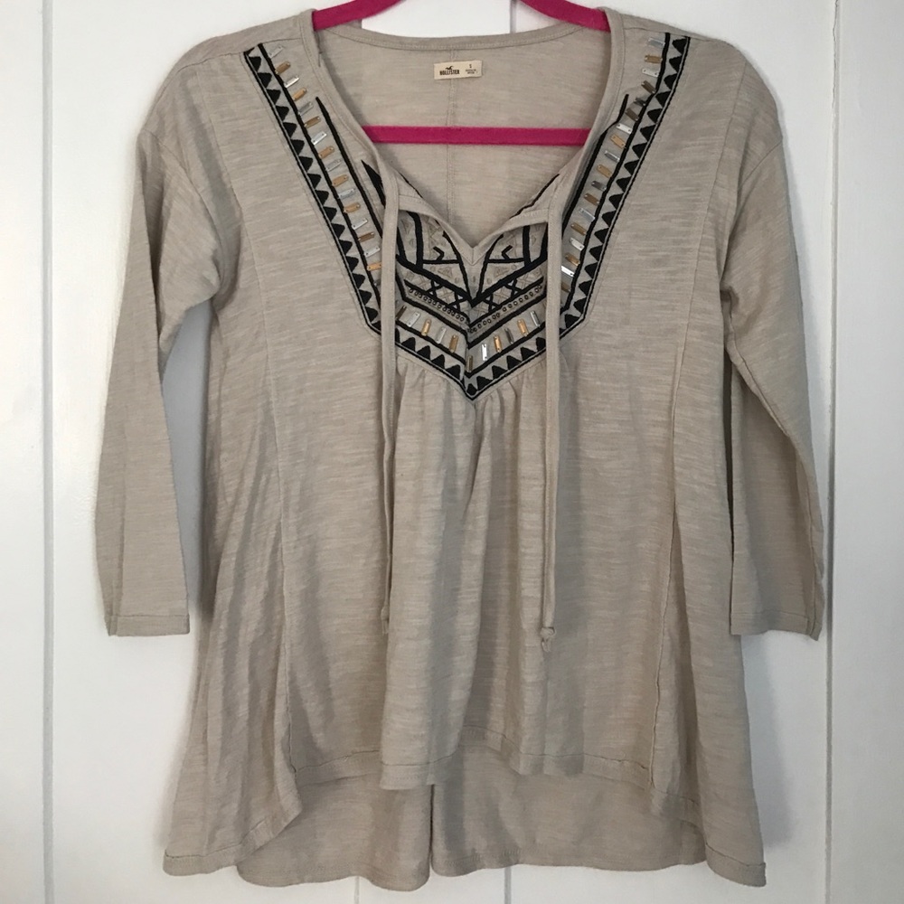 Hollister top